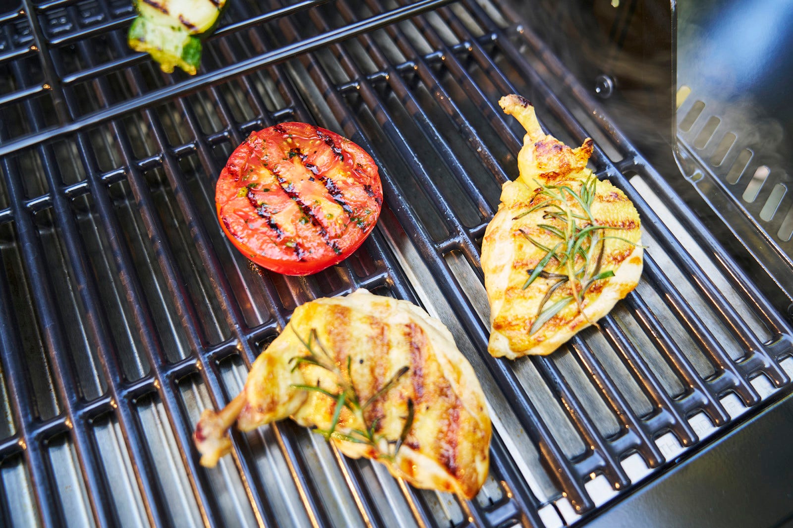 Des grilles en fonte de porcelaine pour de parfaites grillades