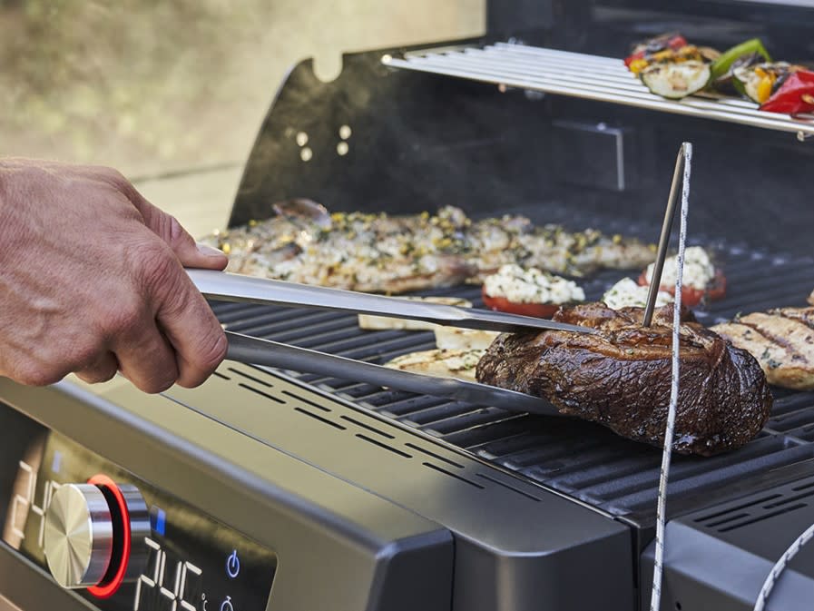 Des grilles en fonte enduite pour de parfaites grillades